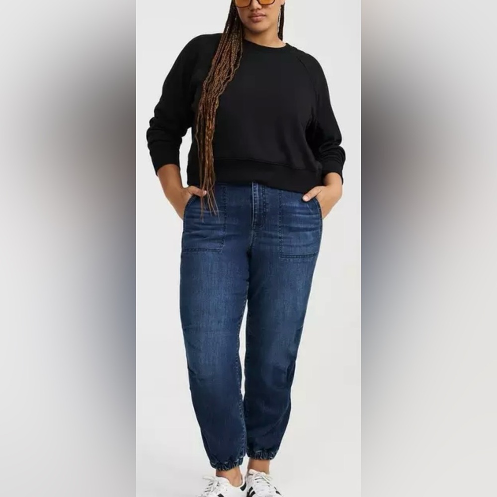 NWT Torrid jogger super soft mid rise Women's Blue Jeans size 22 regular